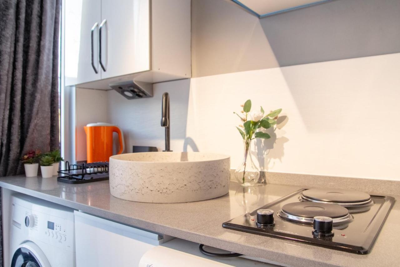 イズミルInvigorating Studio Flat Near Kordon In Alsancakアパートメント エクステリア 写真