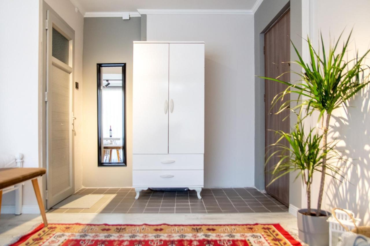 イズミルInvigorating Studio Flat Near Kordon In Alsancakアパートメント エクステリア 写真
